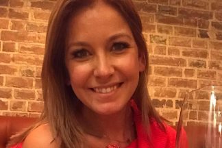 Vanessa Oliveira mês filha