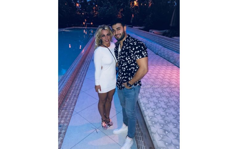 32785688_210767956203457_7386401480539897856_n