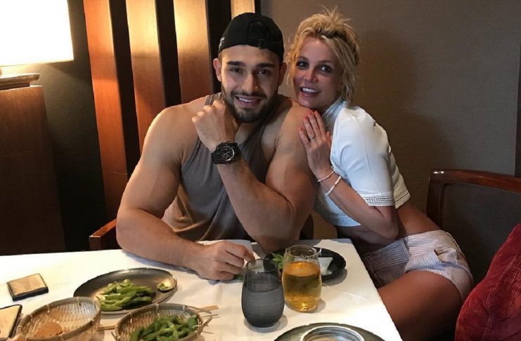 33727834_766169250381736_5974187384319770624_n