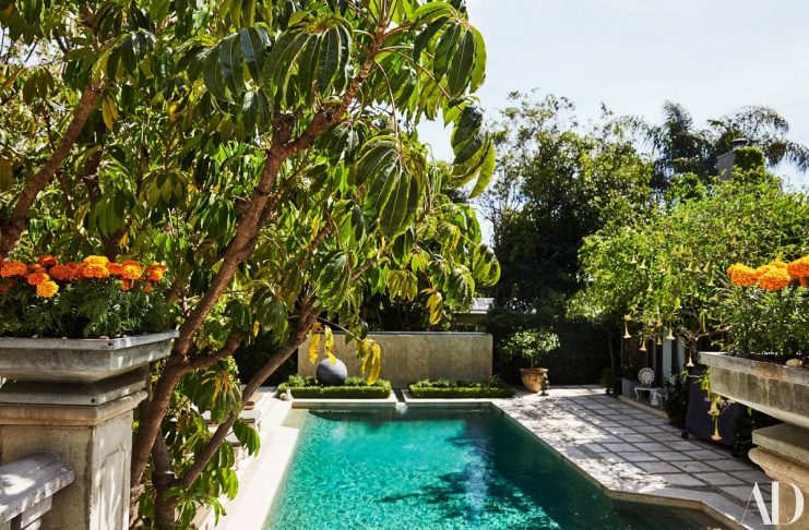 AD040118Stone05_sq_12