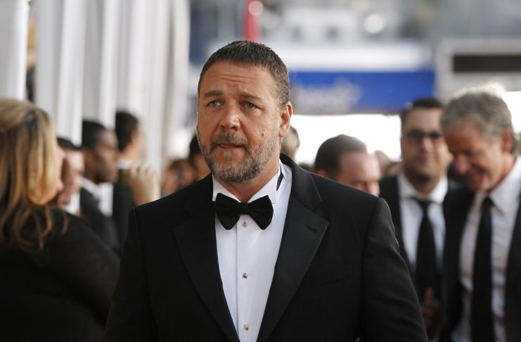 Actor Russell Crowe arrives at the 19th annual Screen Actors Guild Awards in Los Angeles