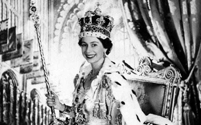 queen-elizabeth-coronation-647_060216104318