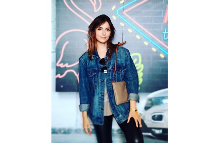 36160396_208675799852497_5630577708443369472_n