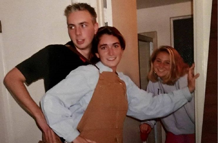 32095392_134111454118924_124222651907440640_n