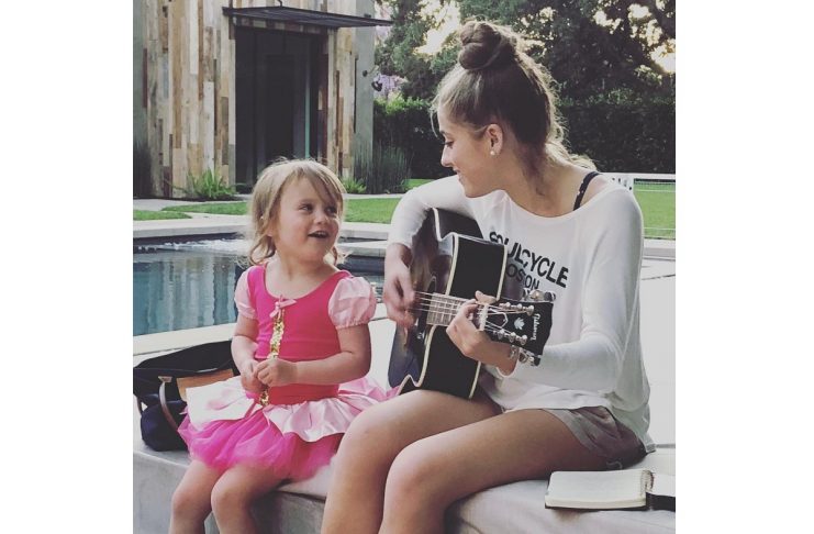 34531029_230829664393156_6412372338838339584_n