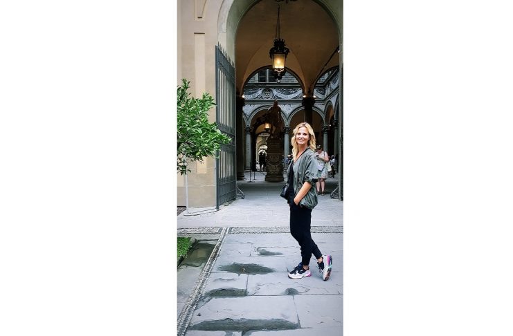 39699109_321152258450544_574813271568154624_n