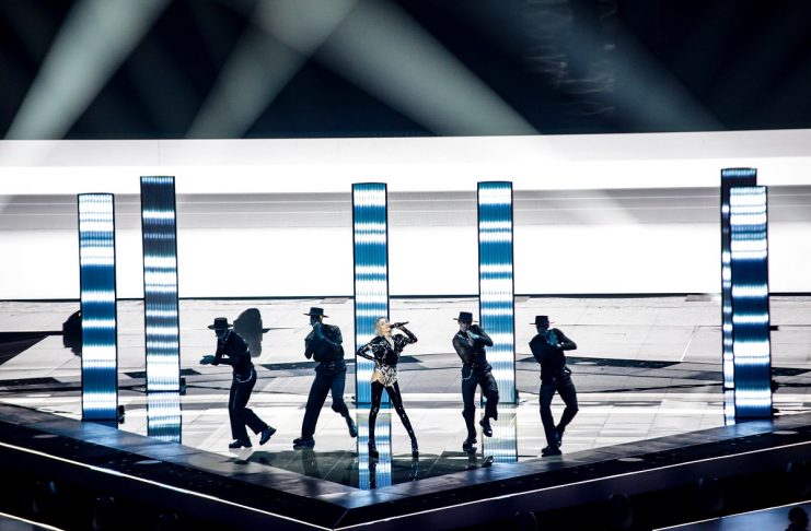 8daebbf4-9639-427a-8ace-9576bf6b0efd