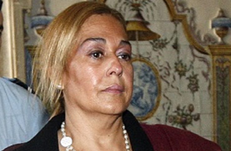 jnlx271008cs1maria das dores a sair do tribunal da boa hora em lisbo