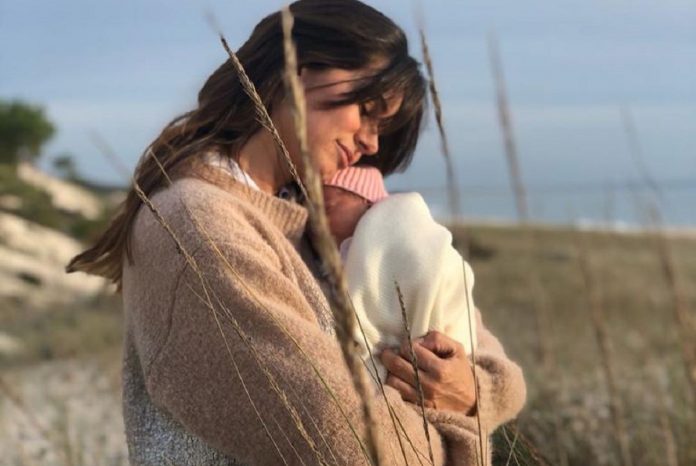 Cláudia Vieira caetana