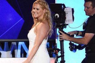 Amy Schumer mascaras