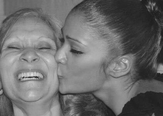 Mãe de Raquel Tavares