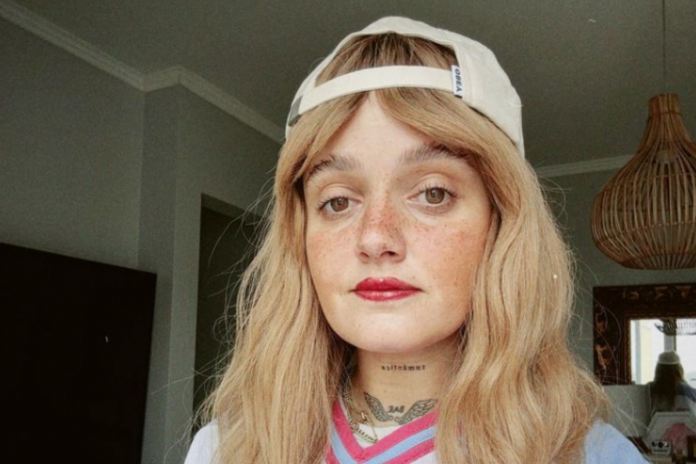 Carolina Deslandes responde às críticas