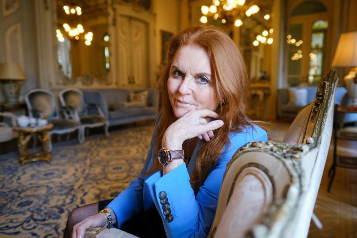 Sarah Ferguson endereça palavras ao rei Carlos III [Fotografia: Gerardo Santos / Global Imagens]