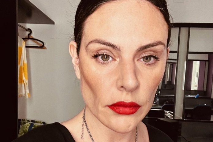 Sónia Tavares chora a morte da mãe