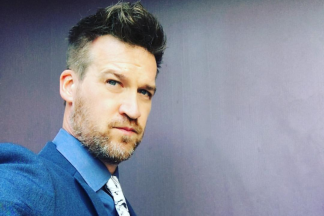 Morreu Kenneth Mitchell