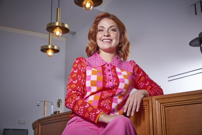 Gabriela Barros integra elenco da série 