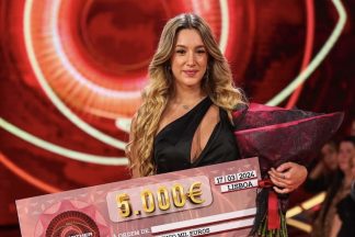 Cláudio Ramos responde a elogios de Bárbara Parada