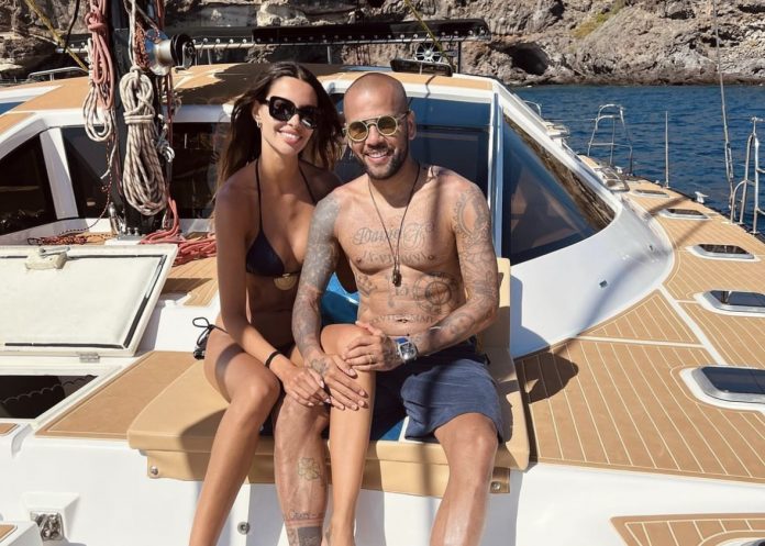 Fotografia partilhada por Joana Sanz terá sido ideia de Dani Alves