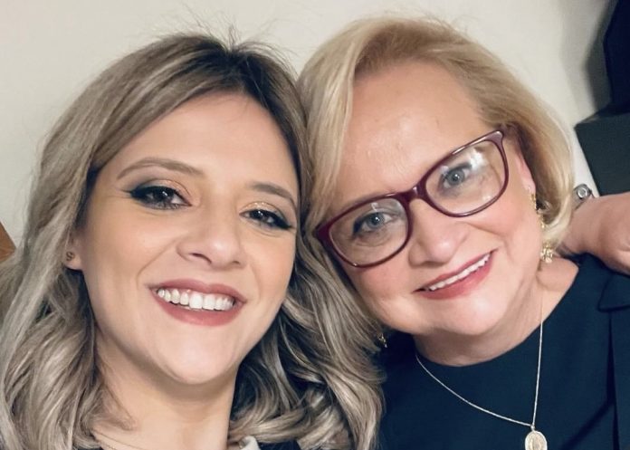 Noémia Costa declara-se à filha