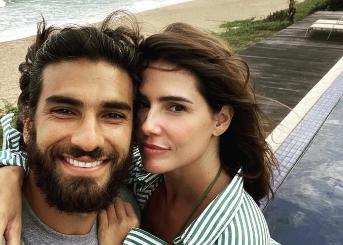 Deborah Secco confirma fim de casamento com Hugo Moura