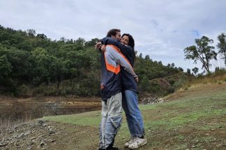 Mia Rose assinala aniversário do noivo