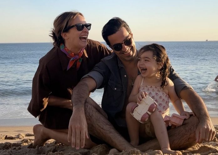 Sara Prata partilha registos em família na praia