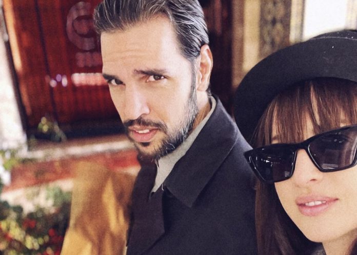 Diogo Clemente felicita a namorada