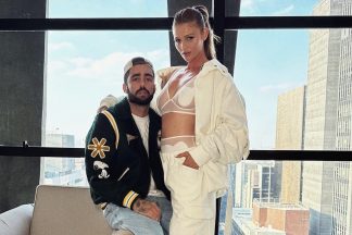 Pedro Scooby celebra aniversário de casamento