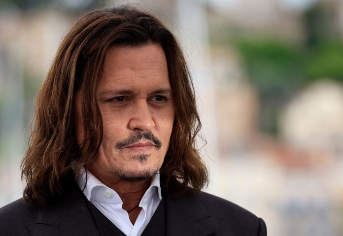 Johnny Depp regressa à ficção