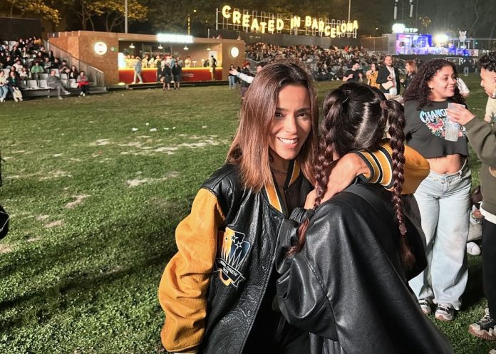 Rita Ferro Rodrigues diverte-se com a filha