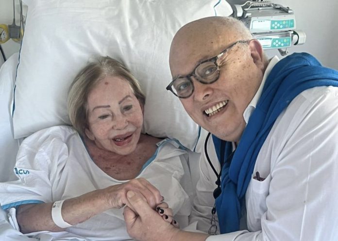 Abel Dias partilha fotografia com Betty Grafstein