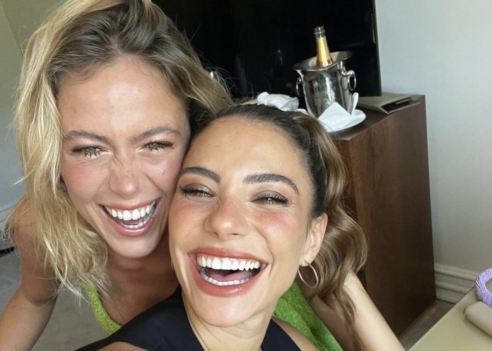 Carolina Carvalho felicita Ana Marta Ferreira