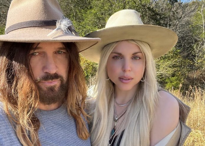 Billy Ray Cyrus entra com processo de divórcio