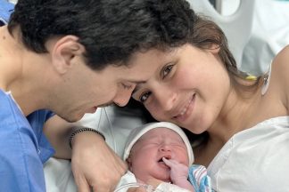 Angie Costa no nascimento da filha