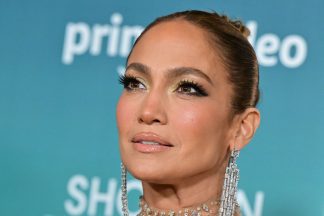 Jennifer Lopez afastada de Ben Affleck em aniversário