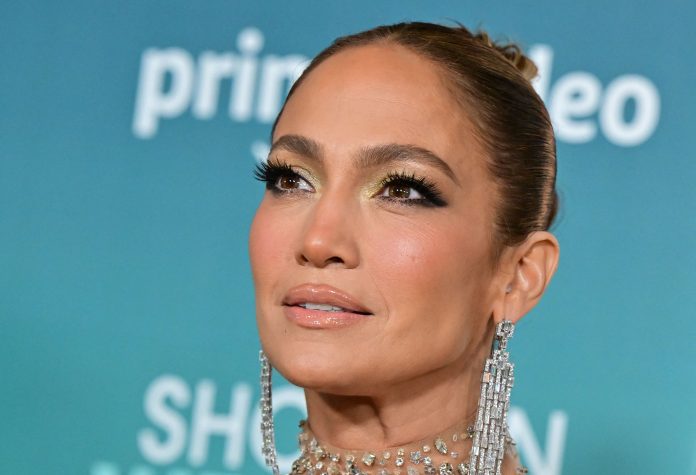 Jennifer Lopez afastada de Ben Affleck em aniversário