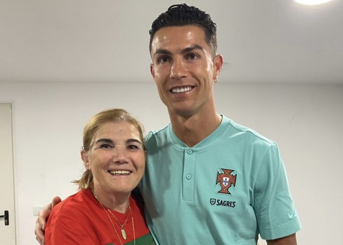 Família de Cristiano Ronaldo reúne-se em Hamburgo