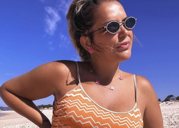 Katia Aveiro diverte-se em Tróia