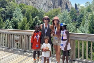 Mulher acusada de racismo contra filhos dos atores