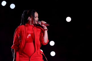 Rihanna tem-se dedicado à marca de beleza Fenty e aos filhos