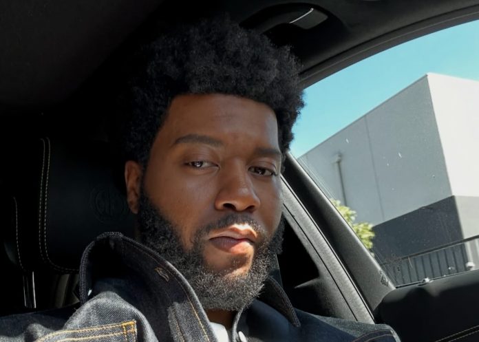 O cantor Khalid assumiu publicamente a sua orientação sexual, depois de ter sido exposto por um homem com quem manteve um relacionamento.