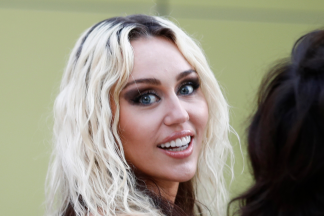 "Flowers" já rendeu a Miley Cyrus dois prémios Grammy