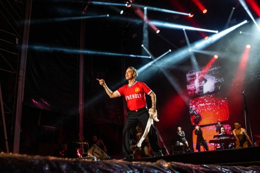 Robbie Williams atuou, em 2023, no North Festival